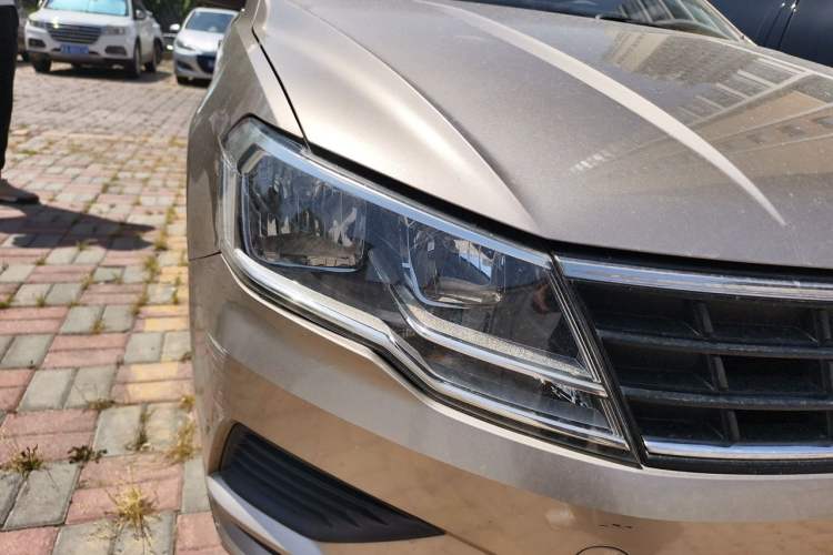 Used Volkswagen Jetta 2017 1.5L Automatic Fashion Model Right Front Headlight
