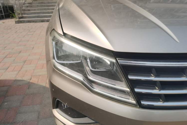 Used Volkswagen Jetta 2017 1.5L Manual Comfort Model Right Front Headlight