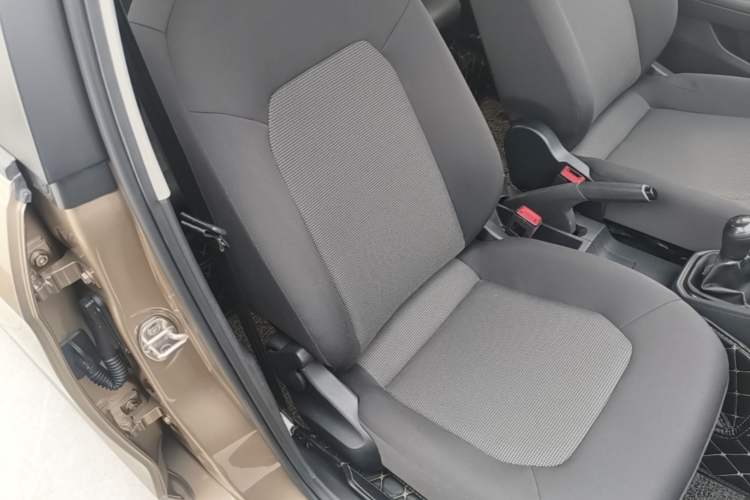 Used Volkswagen Jetta 2017 1.5L Manual Fashion Edition Right Front Seat