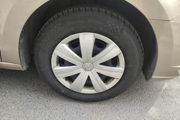 Used Volkswagen Jetta 2017 1.5L Automatic Fashion Model Right Front Wheel Hub