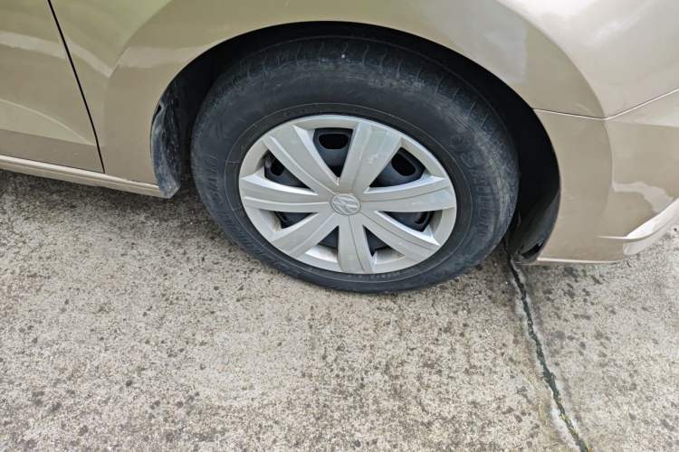 Used Volkswagen Jetta 2017 1.5L Manual Fashion Edition Right Front Wheel Hub