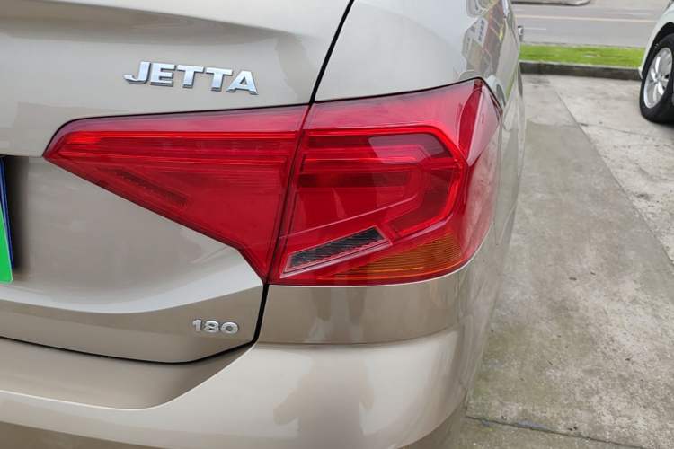Used Volkswagen Jetta 2017 1.5L Automatic Fashion Model Right Rear Taillight