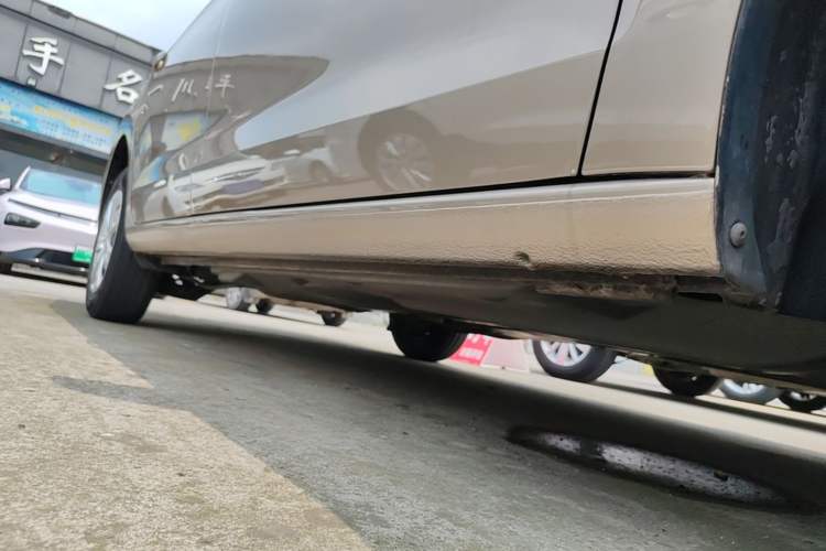 Used Volkswagen Jetta 2017 1.5L Automatic Fashion Model Right Side Sill