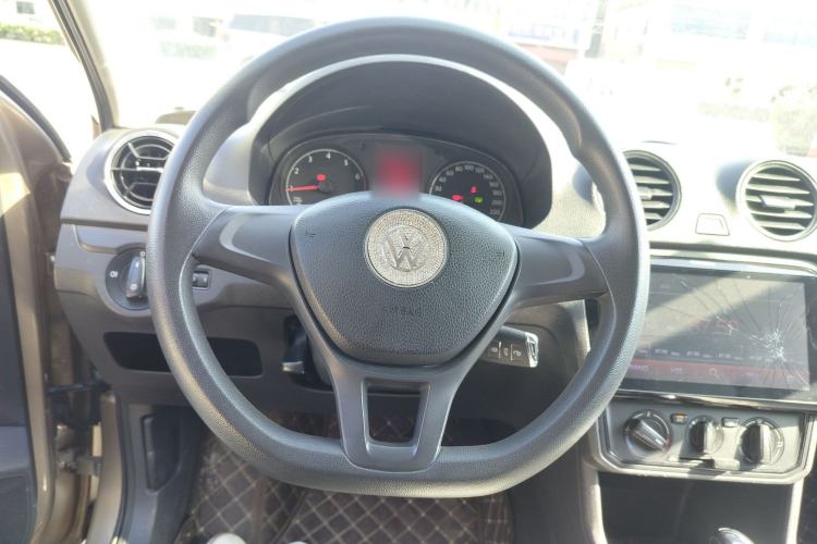 Used Volkswagen Jetta 2017 1.5L Automatic Fashion Model Steering Wheel