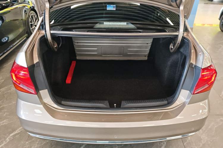 Used Volkswagen Jetta 2017 1.4L Manual Comfort Model Trunk