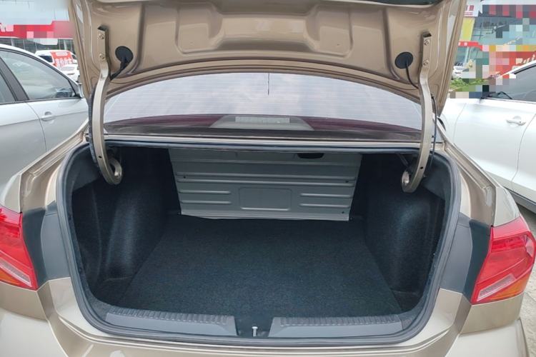 Used Volkswagen Jetta 2017 1.5L Automatic Fashion Model Trunk