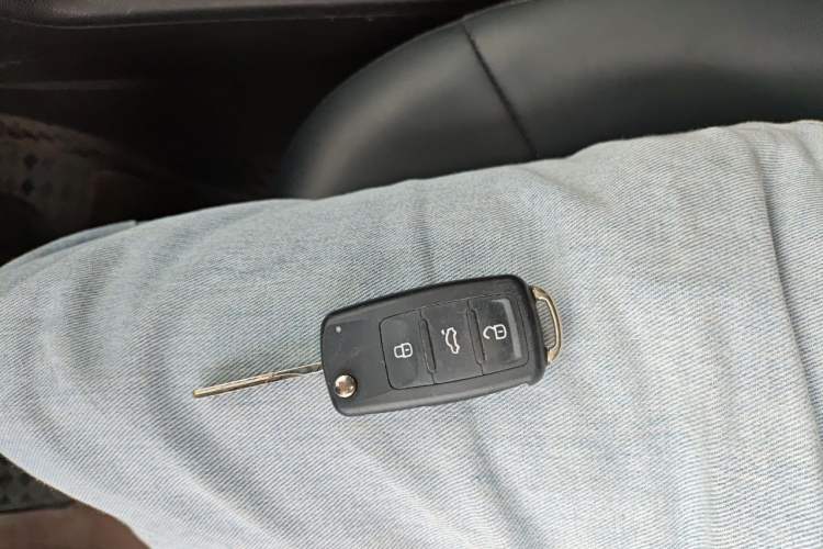 Used Volkswagen Jetta 2017 1.5L Manual Fashion Edition Vehicle Key