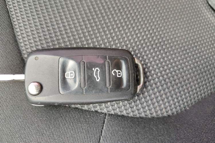 Used Volkswagen Jetta 2017 1.5L Automatic Fashion Model Vehicle Key