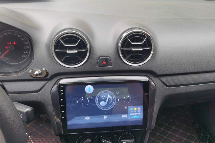 Used Volkswagen Jetta 2017 1.4L Manual Fashion Edition Audio And AC Panel