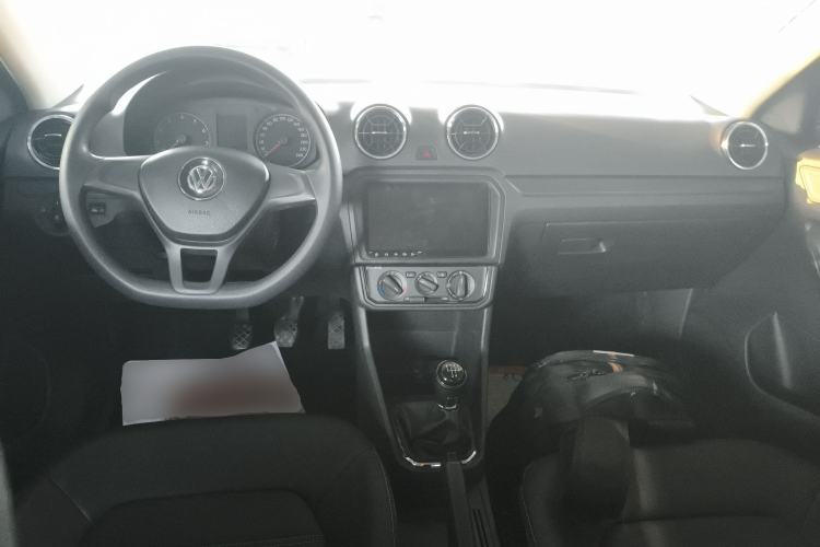 Used Volkswagen Jetta 2017 1.4L Manual Fashion Edition Center Console