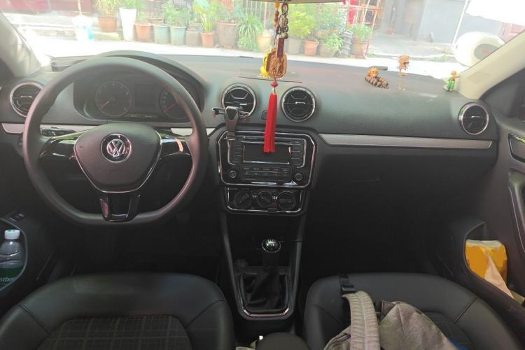 Used Volkswagen Jetta 2017 1.5L Manual Comfort Model Center Console