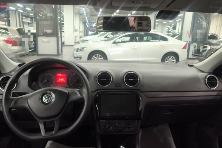Used Volkswagen Jetta 2017 1.5L Automatic Fashion Model Center Console