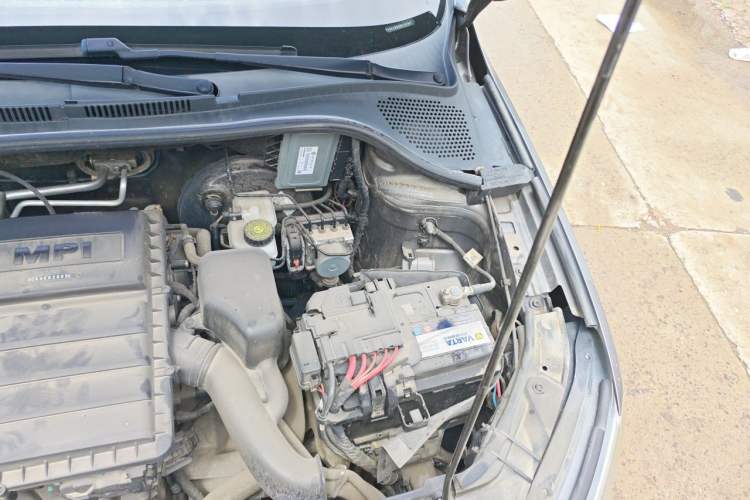 Used Volkswagen Jetta 2017 1.4L Manual Fashion Edition Engine Bay Left