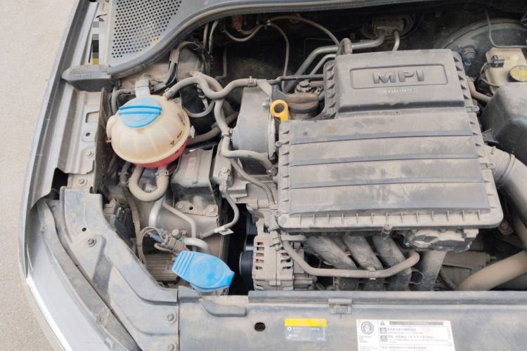 Used Volkswagen Jetta 2017 1.4L Manual Fashion Edition Engine Bay Right