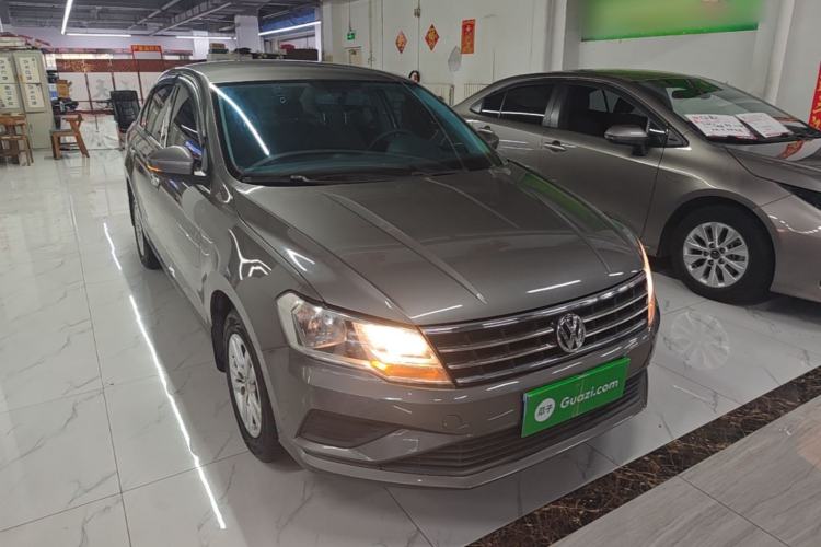 Used Volkswagen Jetta 2017 1.5L Automatic Fashion Model Exterior 1