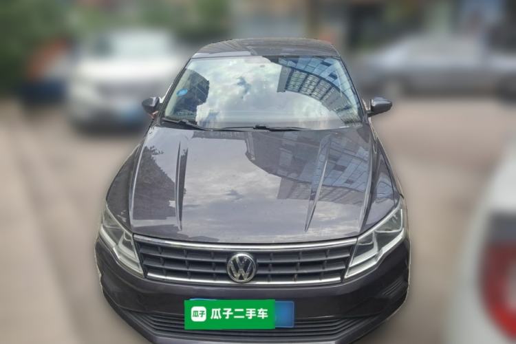 Used Volkswagen Jetta 2017 1.5L Manual Fashion Edition Front