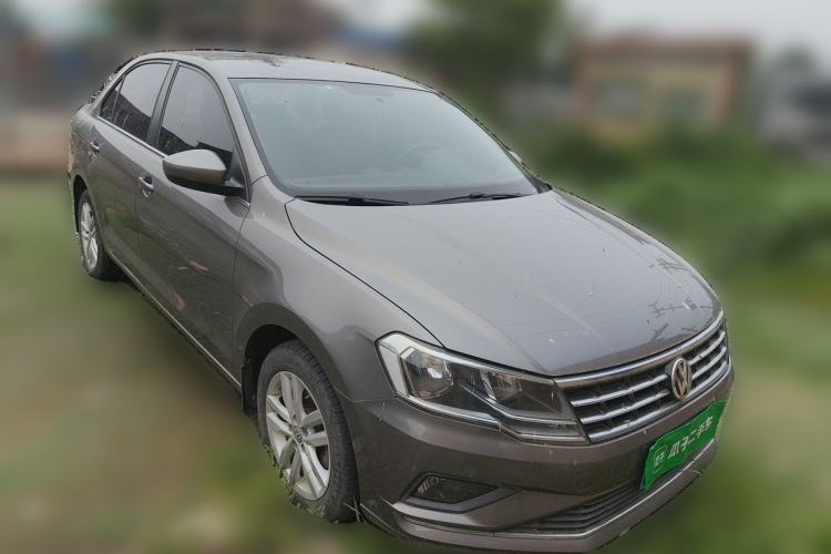 Used Volkswagen Jetta 2017 1.5L Automatic Comfort Model Front Right 45 Deg