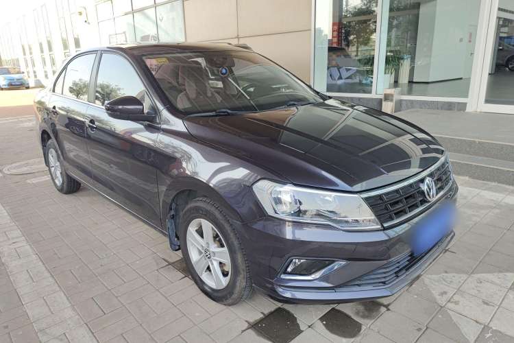 Used Volkswagen Jetta 2017 1.5L Automatic Fashion Model Front Right 45 Deg