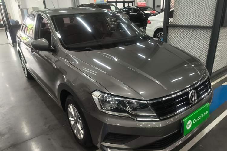 Used Volkswagen Jetta 2017 1.5L Automatic Fashion Model Front Right 45 Deg