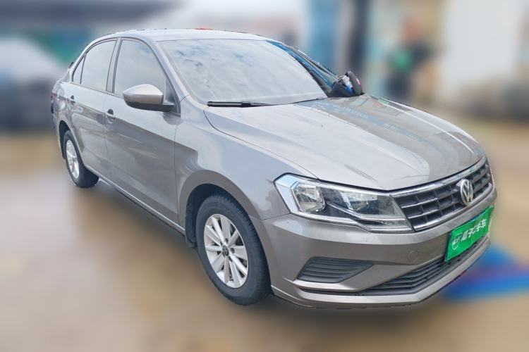 Used Volkswagen Jetta 2017 1.4L Manual Fashion Edition Front Right 45 Deg