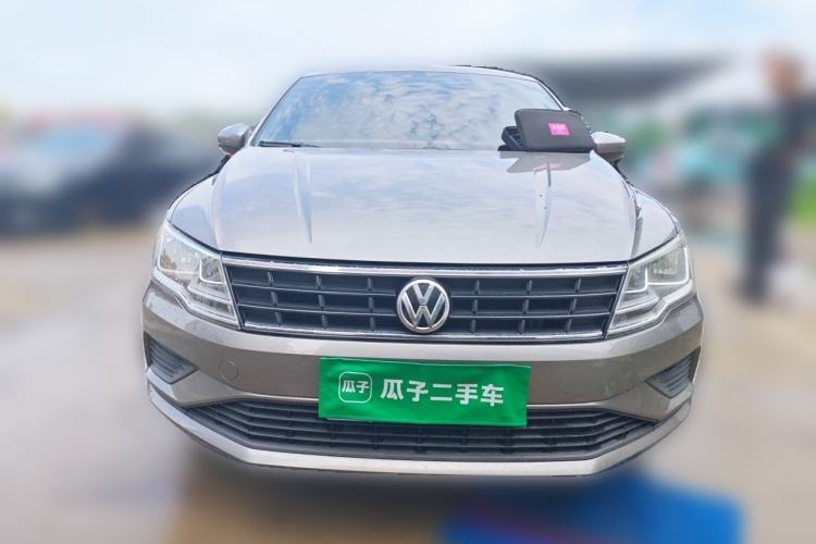 Used Volkswagen Jetta 2017 1.4L Manual Fashion Edition Front