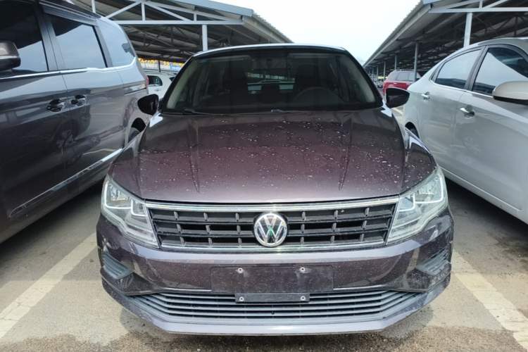 Used Volkswagen Jetta 2017 1.4L Manual Fashion Edition Front