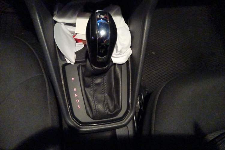 Used Volkswagen Jetta 2017 1.5L Automatic Fashion Model Gear Lever