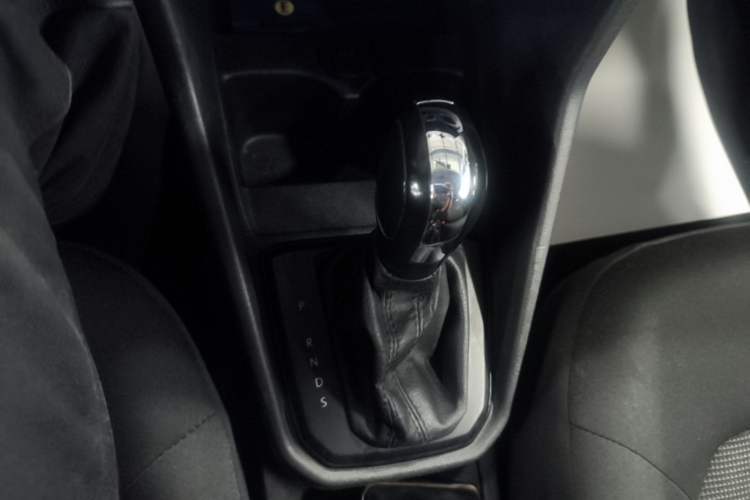 Used Volkswagen Jetta 2017 1.5L Automatic Fashion Model Gear Lever
