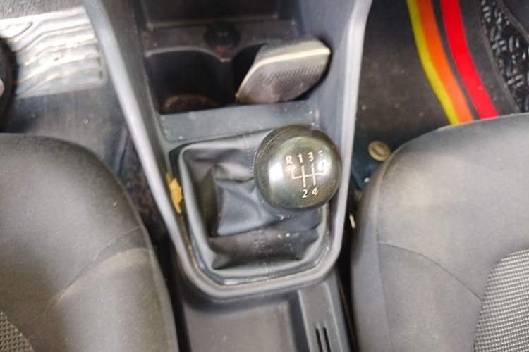 Used Volkswagen Jetta 2017 1.5L Manual Fashion Edition Gear Lever
