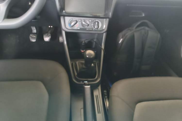 Used Volkswagen Jetta 2017 1.4L Manual Fashion Edition Gear Lever