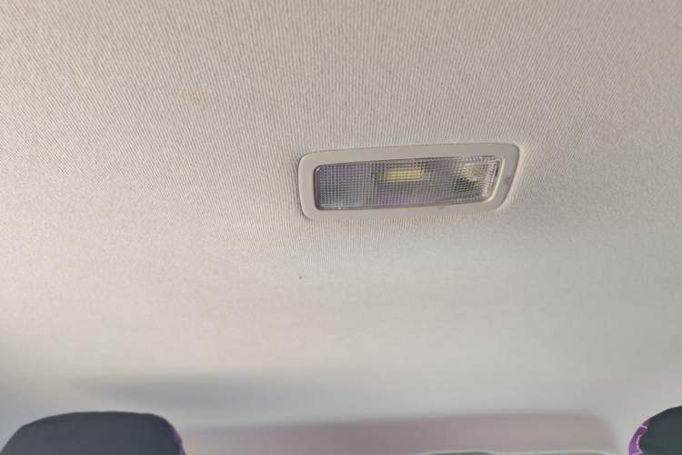 Used Volkswagen Jetta 2017 1.4L Manual Fashion Edition Headliner