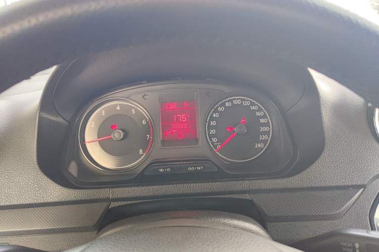 Used Volkswagen Jetta 2017 1.5L Automatic Fashion Model Instrument Cluster