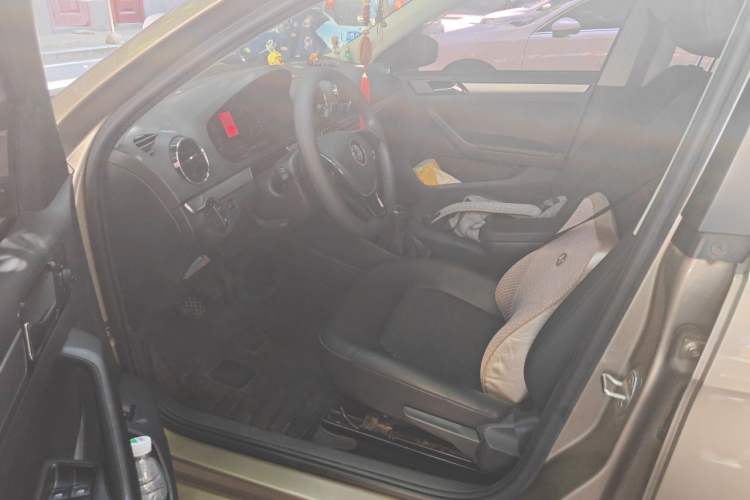 Used Volkswagen Jetta 2017 1.5L Manual Comfort Model Left Front Seat