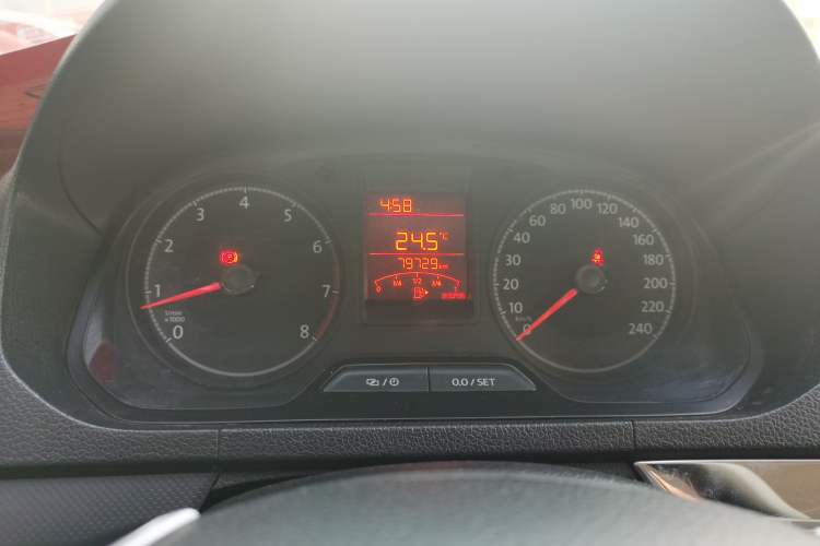 Used Volkswagen Jetta 2017 1.4L Manual Fashion Edition Odometer Close Up