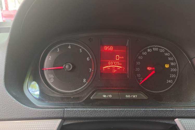 Used Volkswagen Jetta 2017 1.5L Manual Comfort Model Odometer Close Up