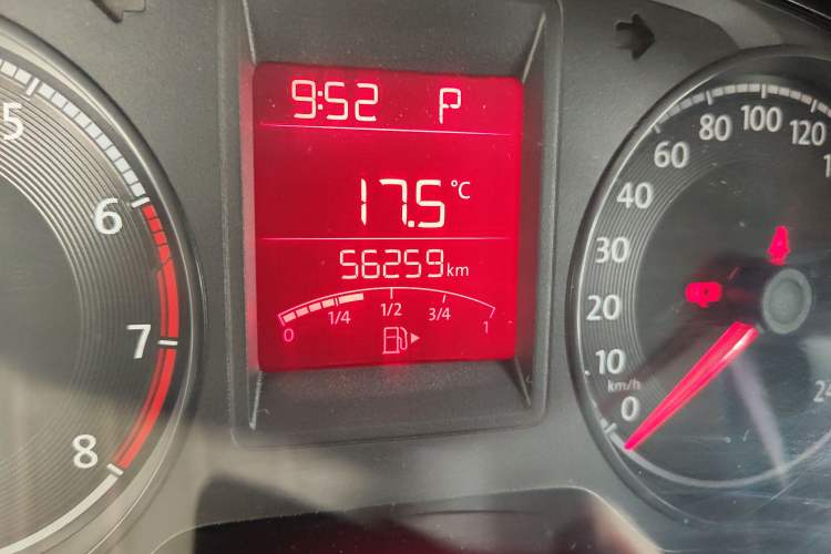 Used Volkswagen Jetta 2017 1.5L Automatic Fashion Model Odometer Close Up