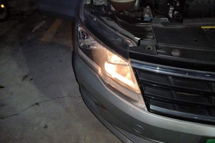 Used Volkswagen Jetta 2017 1.5L Automatic Fashion Model Right Front Headlight