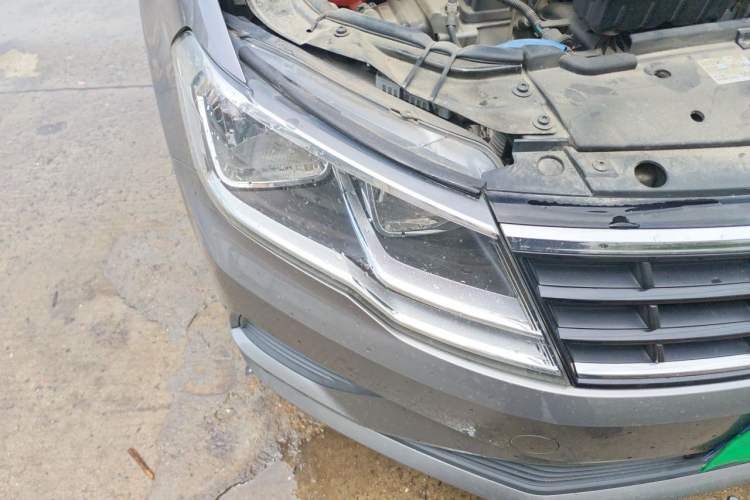 Used Volkswagen Jetta 2017 1.4L Manual Fashion Edition Right Front Headlight