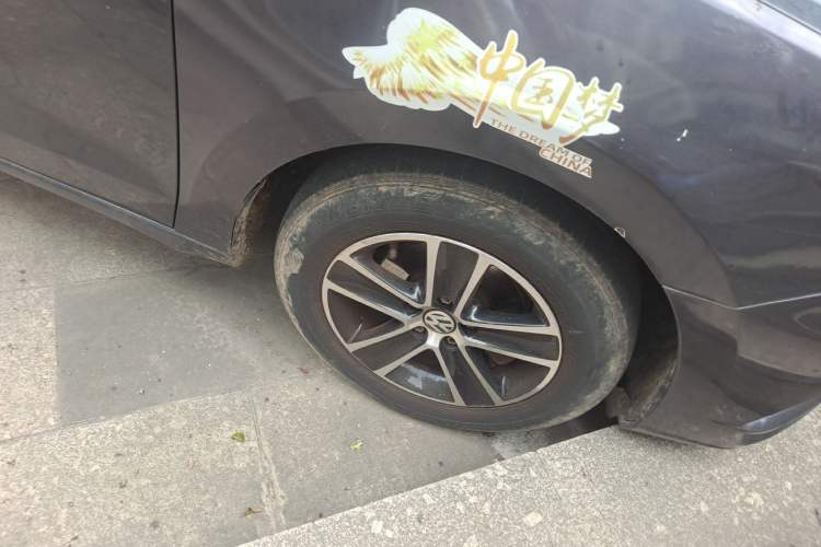 Used Volkswagen Jetta 2017 1.5L Manual Fashion Edition Right Front Wheel Hub