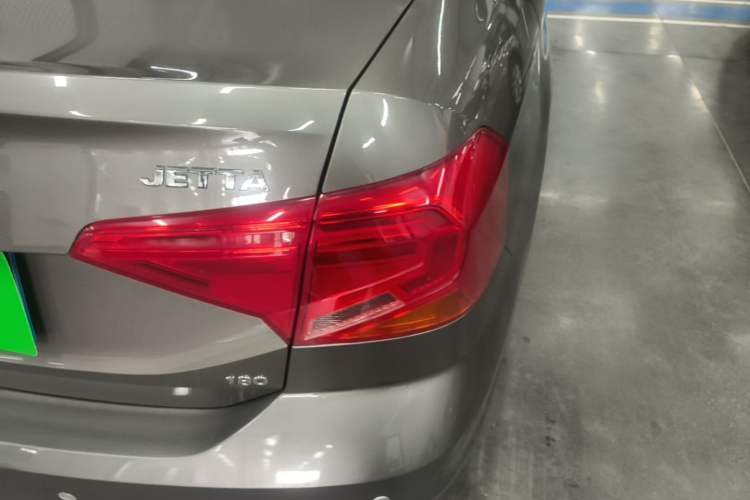 Used Volkswagen Jetta 2017 1.5L Automatic Fashion Model Right Rear Taillight