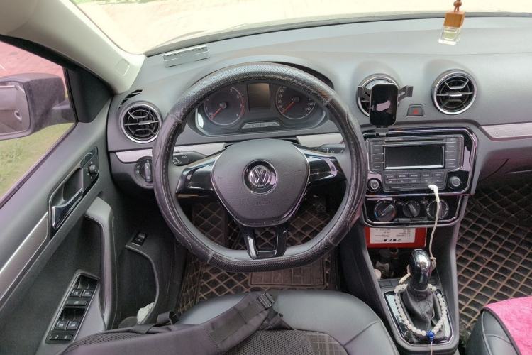 Used Volkswagen Jetta 2017 1.5L Automatic Comfort Model Steering Wheel