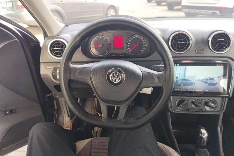 Used Volkswagen Jetta 2017 1.5L Automatic Fashion Model Steering Wheel