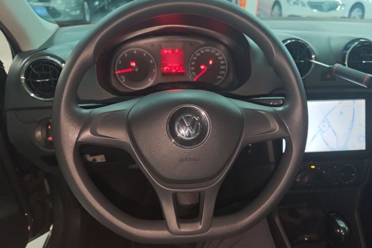 Used Volkswagen Jetta 2017 1.5L Automatic Fashion Model Steering Wheel