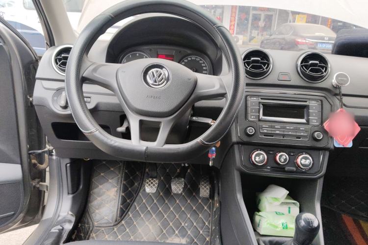 Used Volkswagen Jetta 2017 1.4L Manual Fashion Edition Steering Wheel