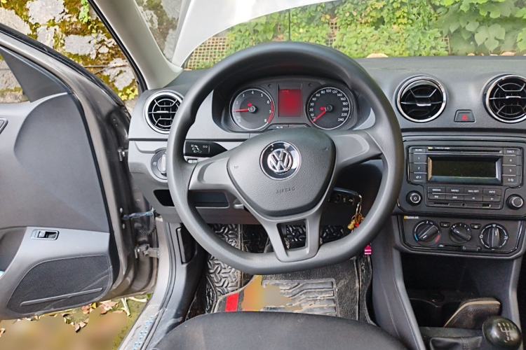 Used Volkswagen Jetta 2017 1.5L Manual Fashion Edition Steering Wheel