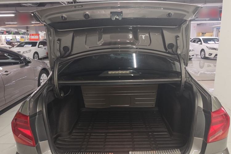 Used Volkswagen Jetta 2017 1.5L Automatic Fashion Model Trunk
