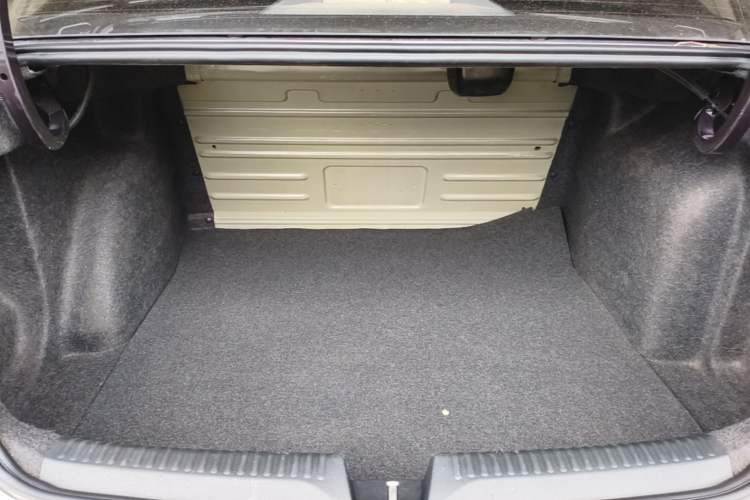 Used Volkswagen Jetta 2017 1.4L Manual Fashion Edition Trunk