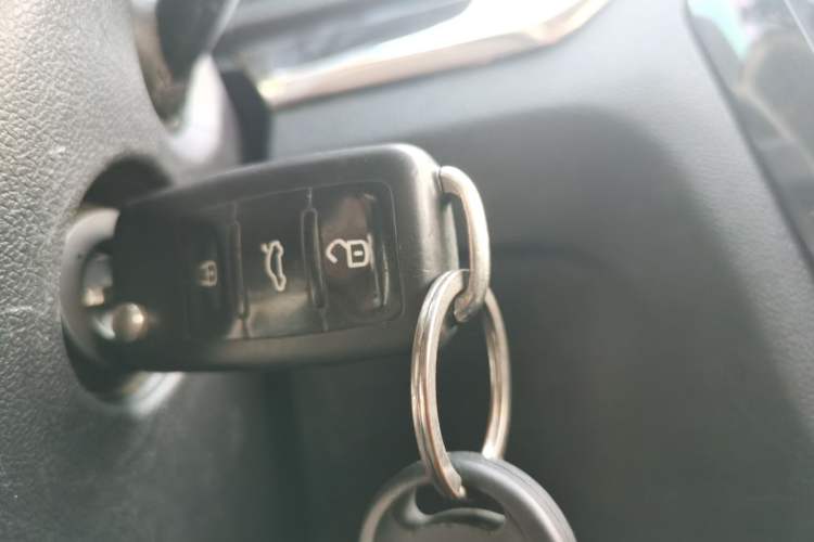 Used Volkswagen Jetta 2017 1.4L Manual Fashion Edition Vehicle Key