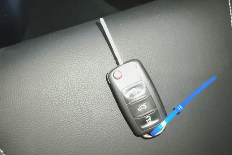 Used Volkswagen Jetta 2017 1.4L Manual Fashion Edition Vehicle Key