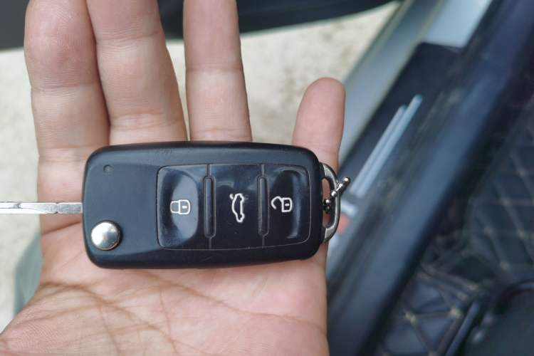 Used Volkswagen Jetta 2017 1.4L Manual Fashion Edition Vehicle Key